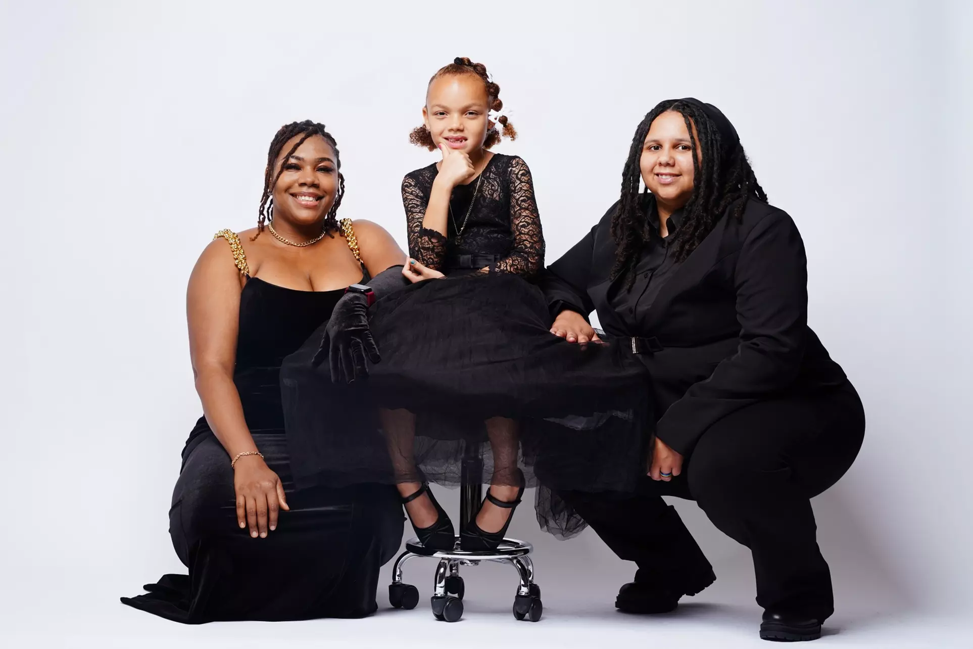 Creative Studio 60 or 90-Minute Photoshoots with Professional Lighting