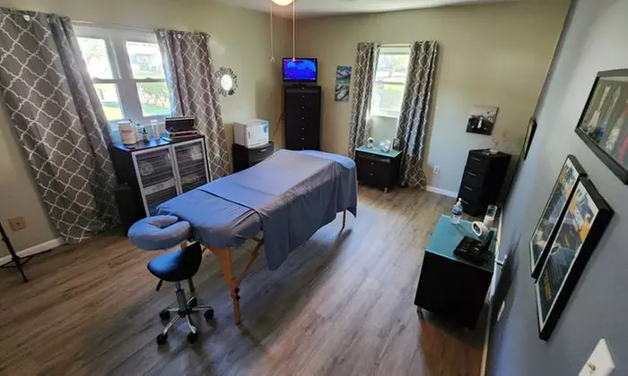 Unwind with One, Three, or Five 60 Minutes Swedish Massages at Chuck Henson Wellness (Up to 46% Off) - Primary Image