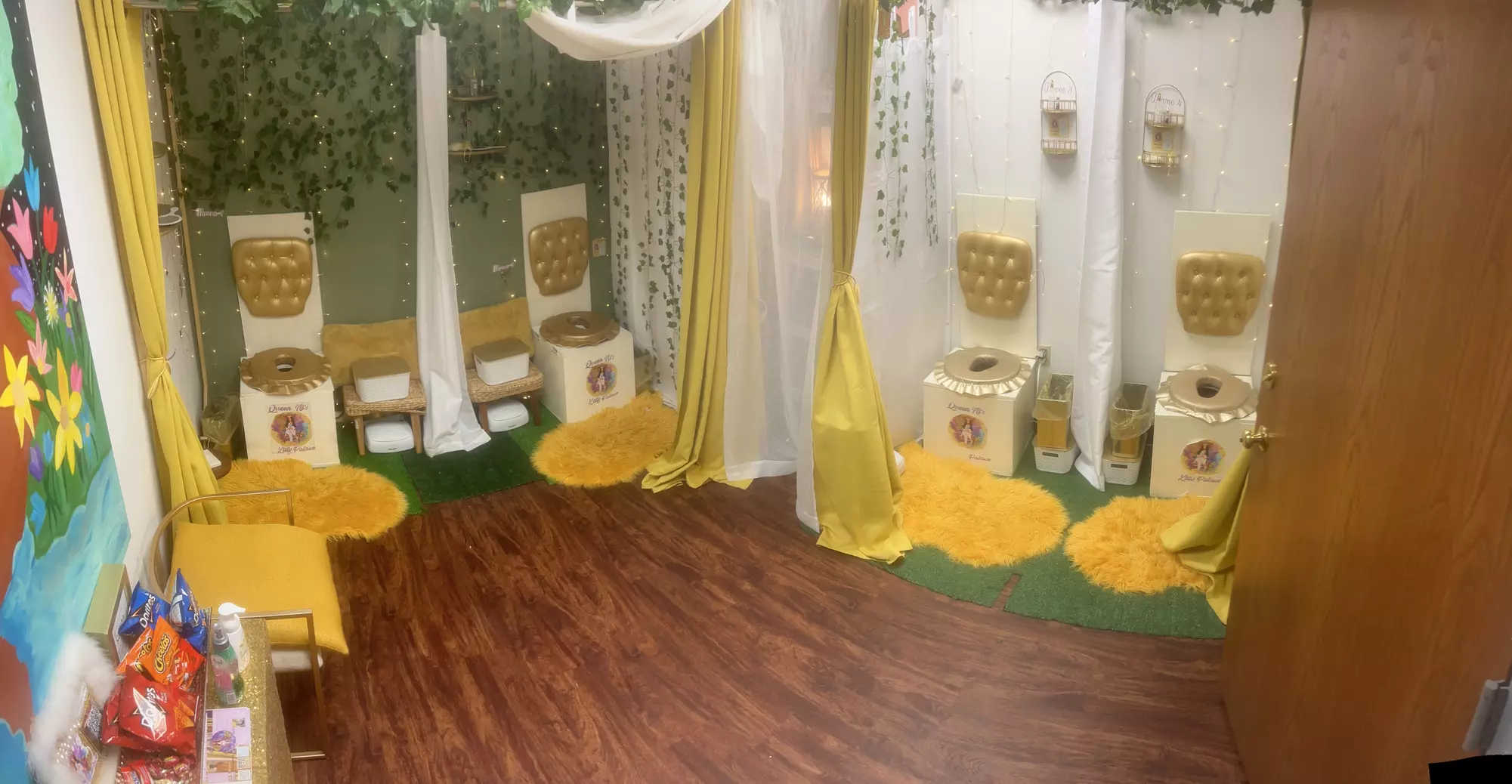 Unwind at Queen Ni Kitty Palace with a Spa-Day Pass for One or Two, Offering Relaxation and Healing w/ Up to 39% Off - Primary Image