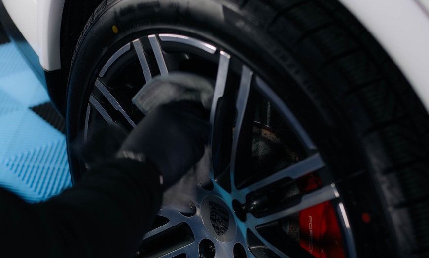 Image 2: Innenraumreinigung od. Innen- & Außenreinigung Basic, Gold od. Premium