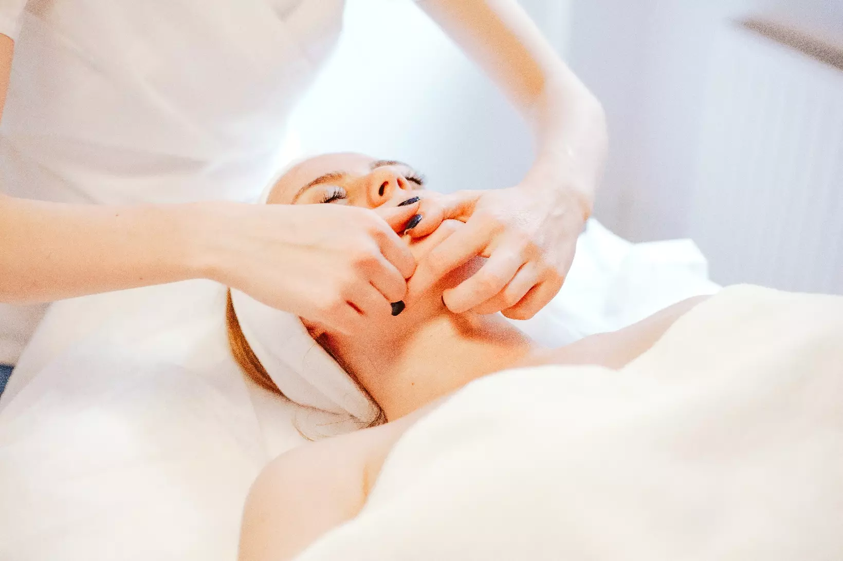 Do 55% zniżki na: Zabiegi kosmetyczne w spa/salonie (usługi) w firmie Mulier Aesthetic - Primary Image