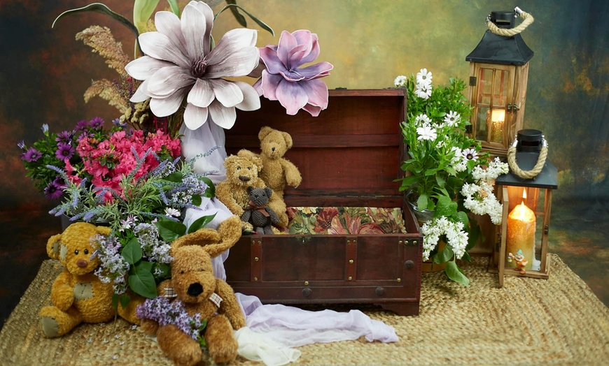 Image 2: Świąteczna sesja zdjęciowa dla dzieci i rodzin w studiu fotograficznym