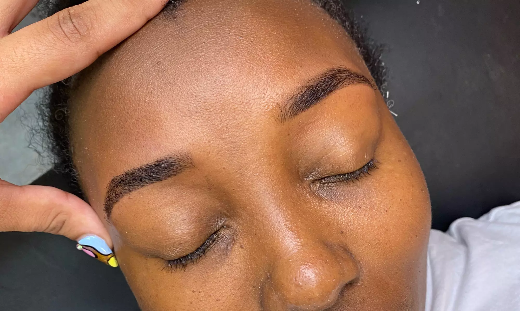 Up to 33% Off on Eyebrow Tinting at SkinbyYaz