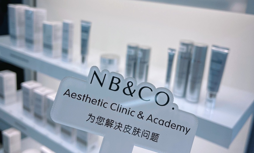 Image 3: Luxury Facial Experience: Hydro Perfusion, Glow Bulb, or Lift Serum
