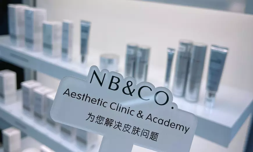Image 4: Luxury Facial Experience: Hydro Perfusion, Glow Bulb, or Lift Serum

