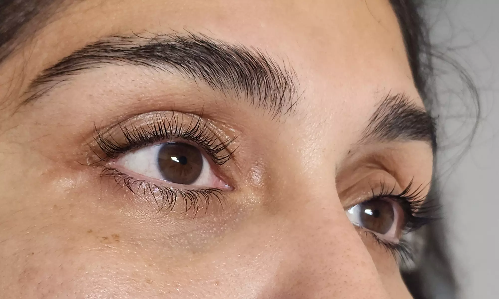 Experience Lasting Impressions' eyelash lift and tint treatment options with up to 50% off for beautifully enhanced lashes - Second Medium