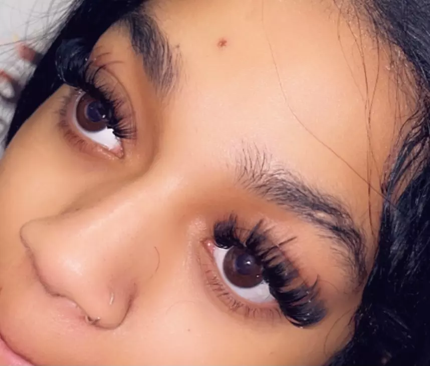 Transform with The KB Brow & Lash Experience's eyelash extensions, including fill-ins, at up to 50% off - Second Medium