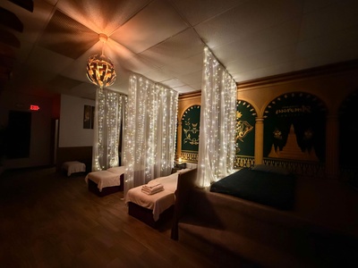 30 mins Foot Reflexology With Sea Salt Soaking, Hot stone - Legends Foot Spa