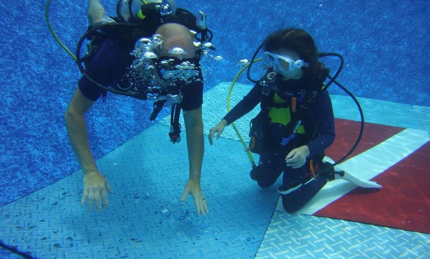 Image 3: Learn Scuba Diving With All Gear Included For One or Two Persons
