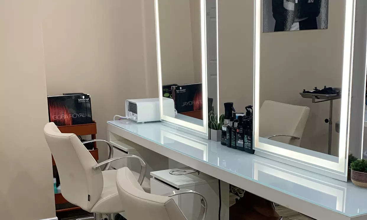 hairshop.mia offers Full or Half Highlights and Blowdry Options up to 50% off - Second Medium