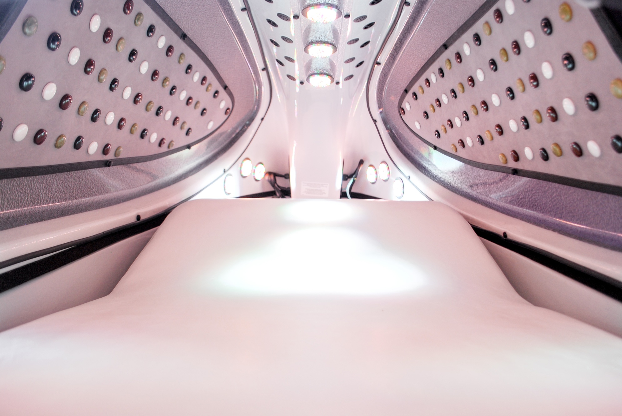 Revitalize with 30-Minute Alpha LED Light Pod Sessions