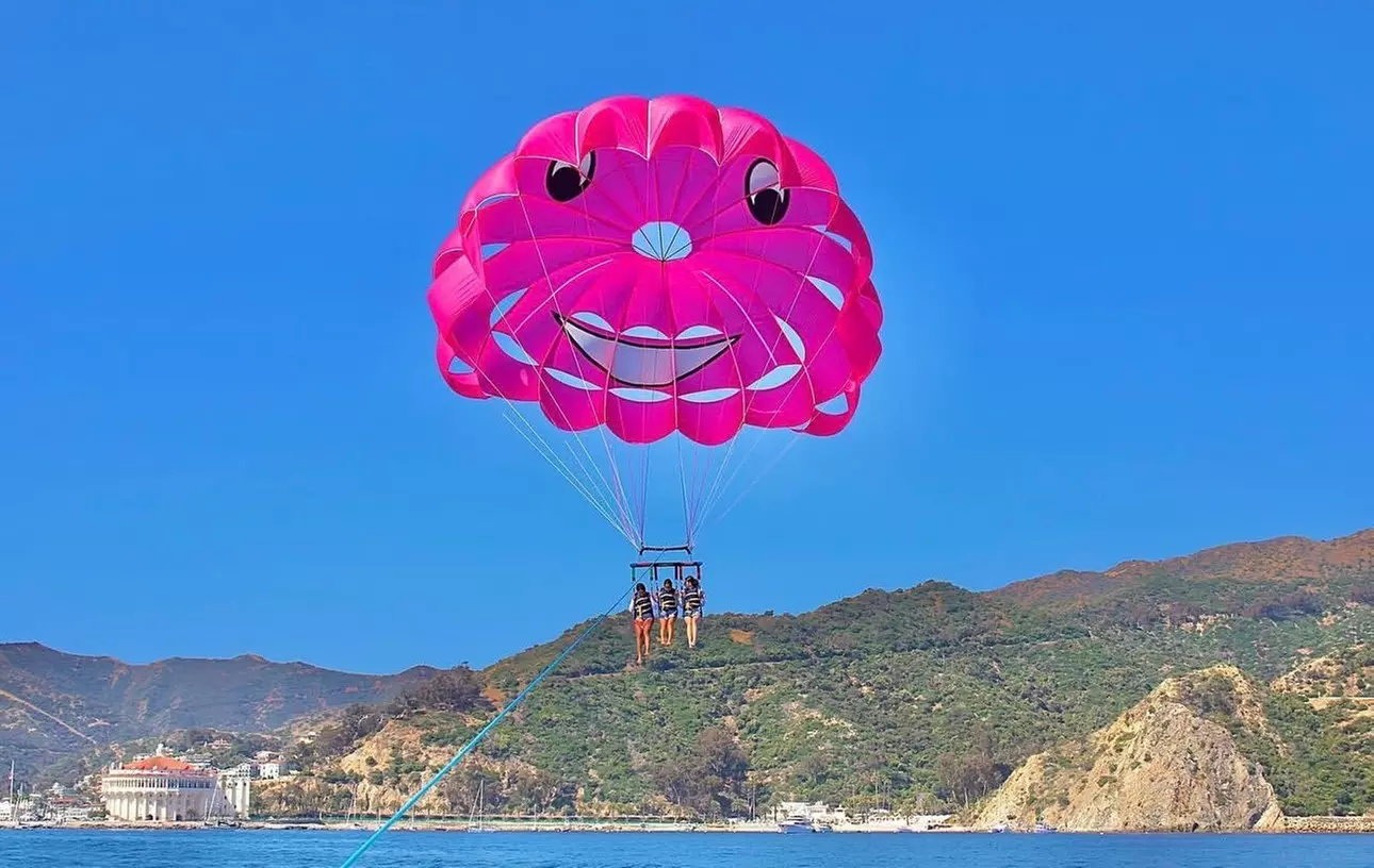 Panoramic Catalina Parasailing For Solo Adventurers and Groups