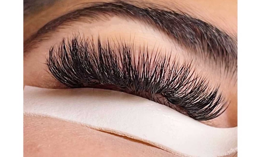 Image 16: Beautifully Lifted Lashes with a Korean Lash Lift