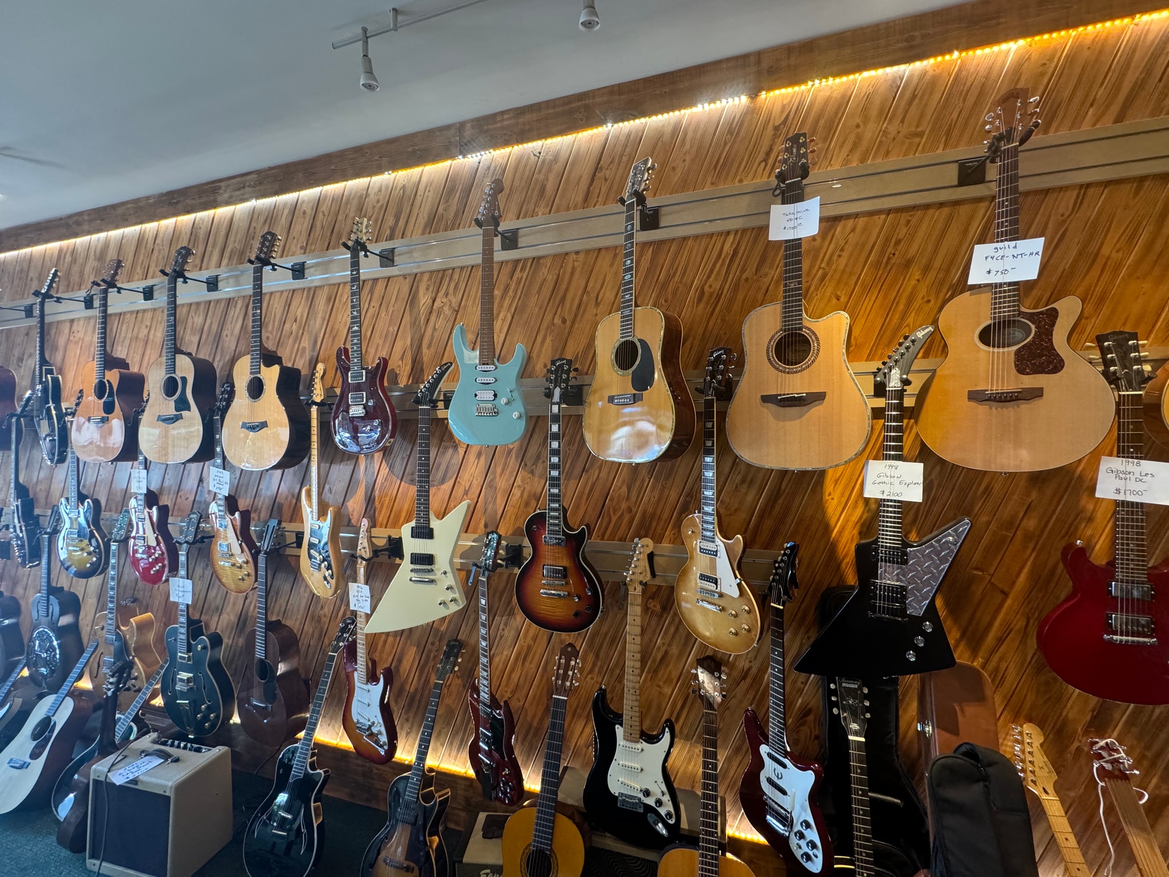 Up to 42% Off on Musical Instrument Course at Diamond Music
