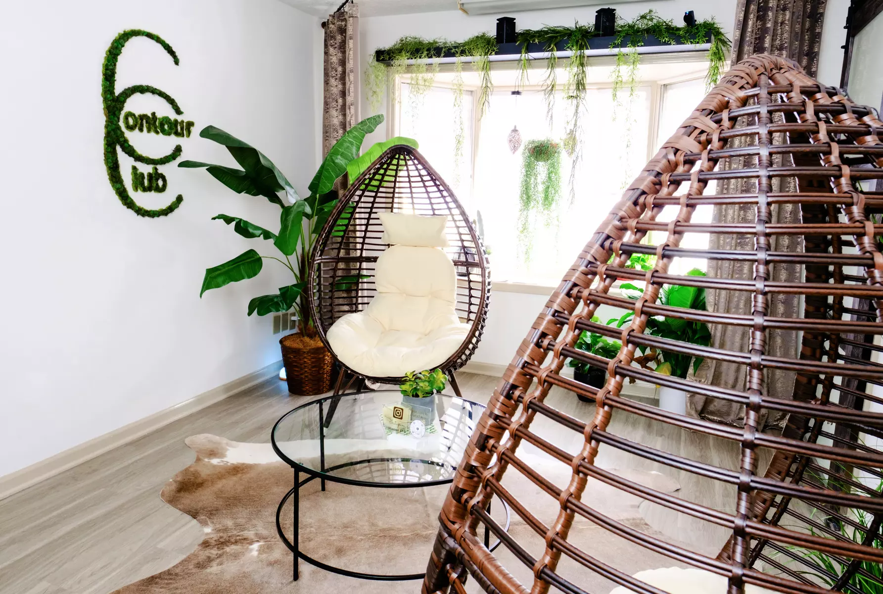 Discover Contour Club's Halotherapy: Enjoy 1 Session or Unlimited Salt Bed for up to 56% off - Primary Image