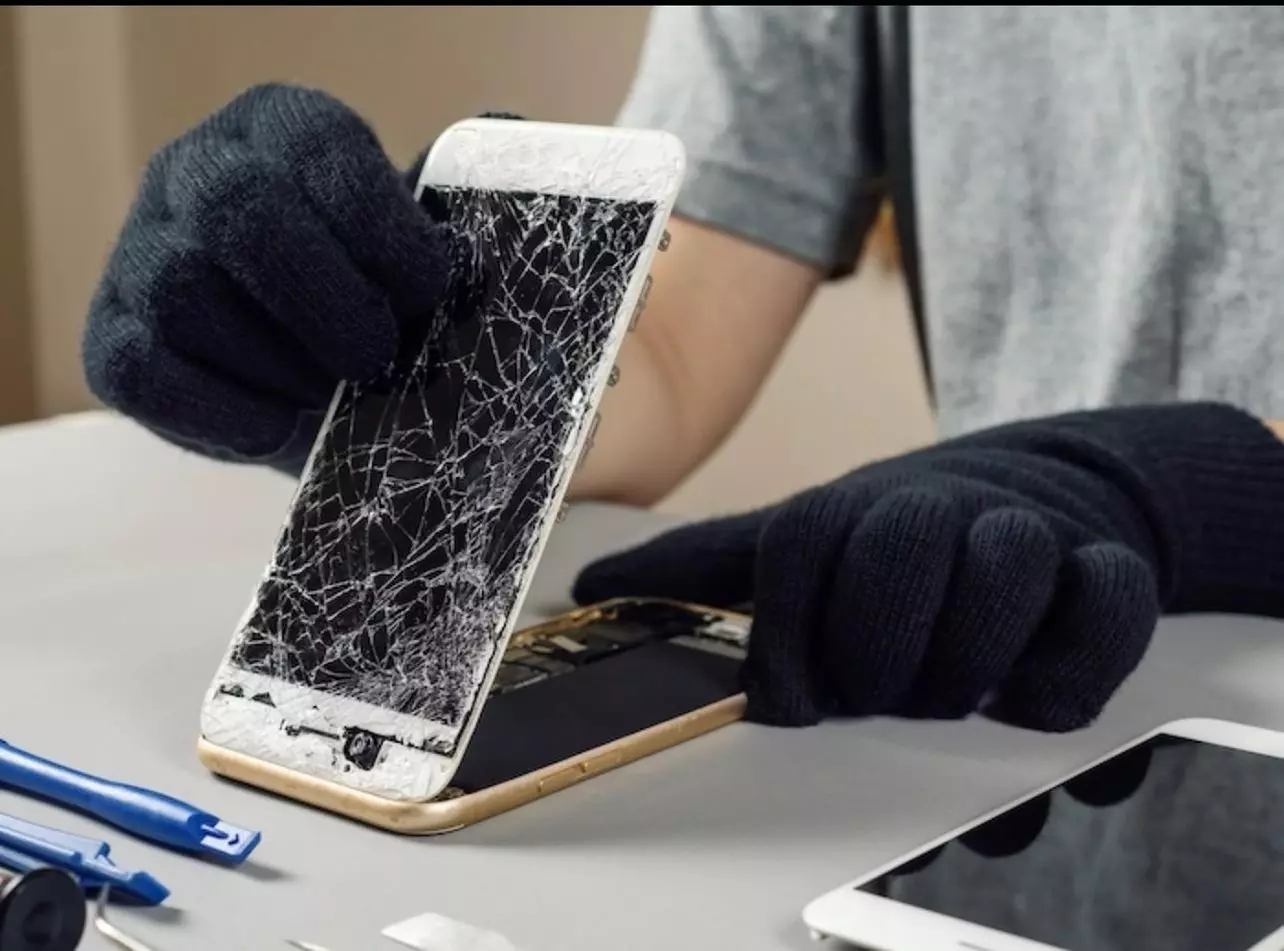 Up to 32% Off on Mobile Phone / Smartphone Repair at spr -smart phone Repair and accessories - Primary Image