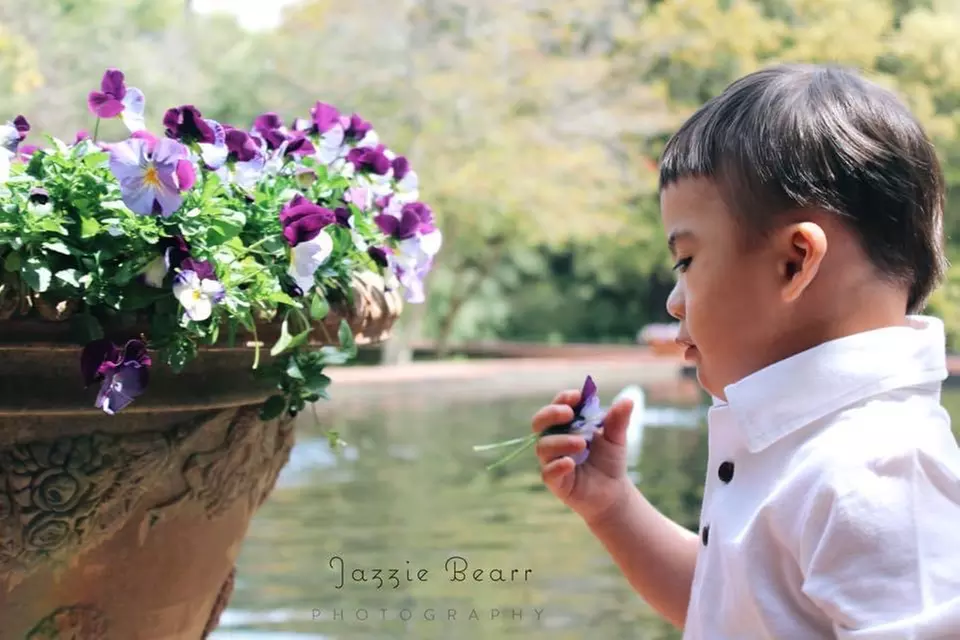 Capture Timeless Outdoor Moments with a Flexible Photo Shoot
