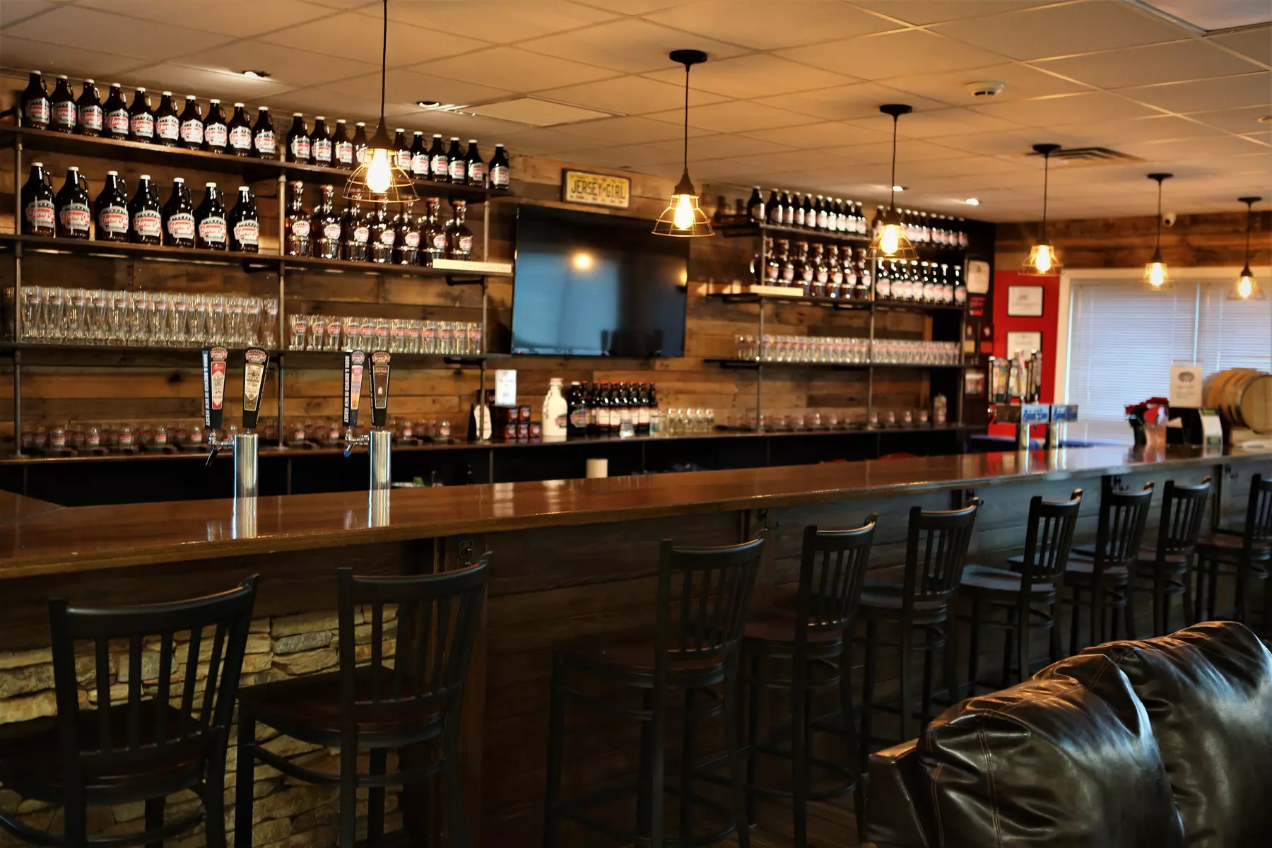 Explore Jersey Girl Brewing's Beer Flight or Pint Experience with 32oz Crowlers and Up to 34% Discount