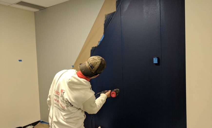 Image 2: Transform Rooms with Expert Accent Wall / Interior Painting! 