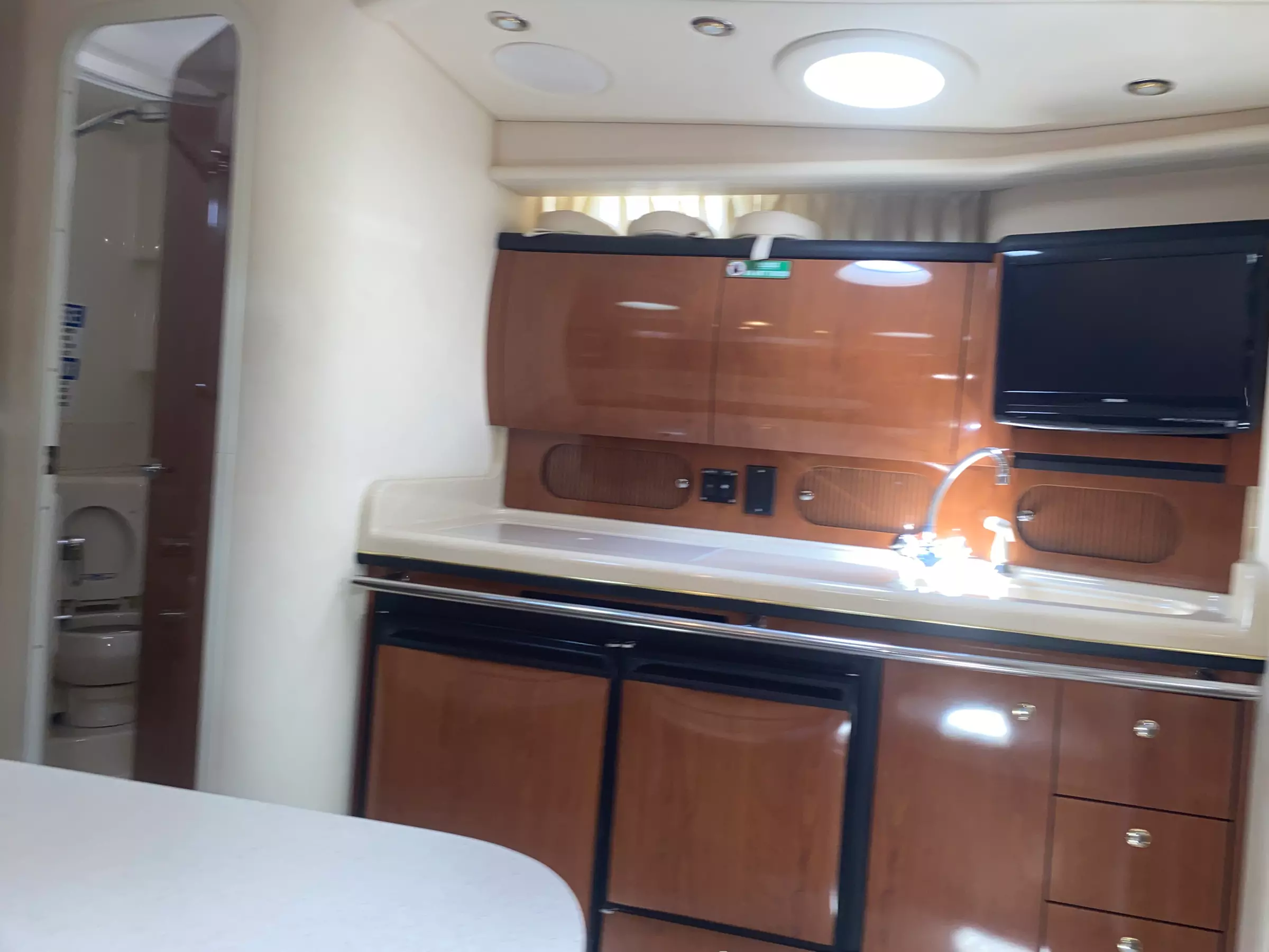 Luxury Yacht Cruises & Boat Parties on Miami Waterways