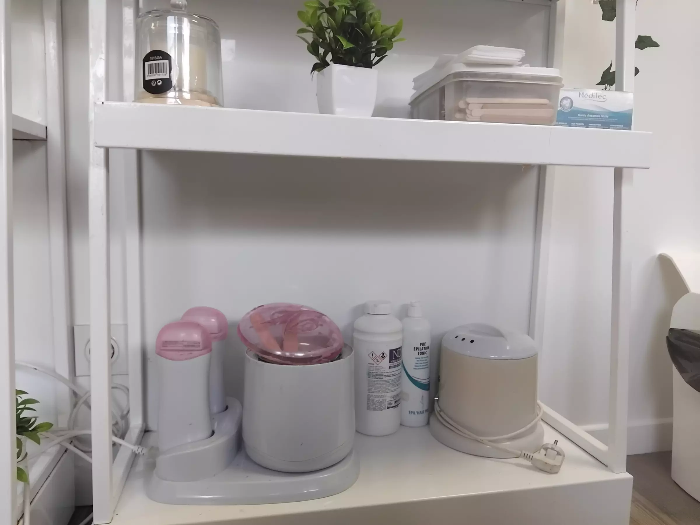 Dites adieu aux poils avec une épilation à la cire douce au miel