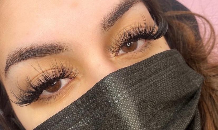 Glamorous Lash Extensions: Classic, Volume & Hybrid Options