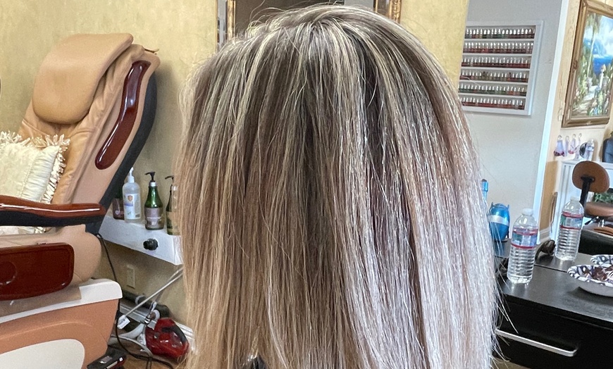 Image 17: Get a Haircut, Conditioning, Blow Dry, Highlights & More