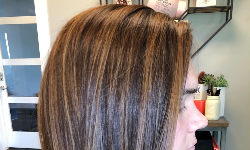 Image 2: Up to 35% Off on Salon - Hair Color / Highlights - Roots at Salon Aries