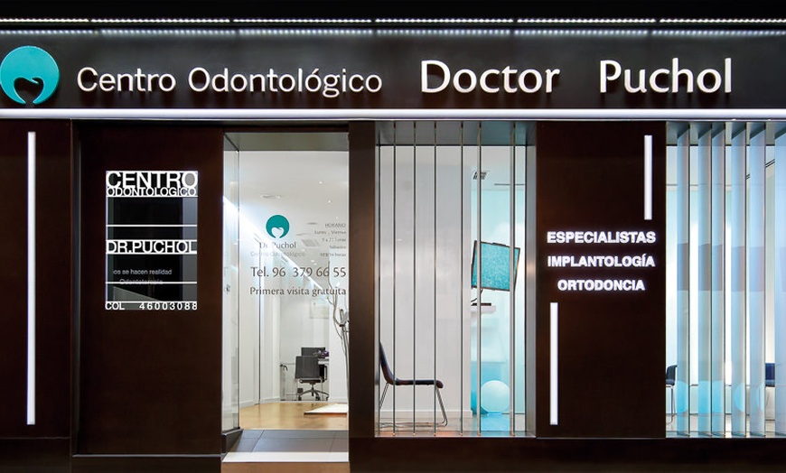 Image 2: Hasta 85% de dto. en Limpieza dental en Centro Dr. Puchol