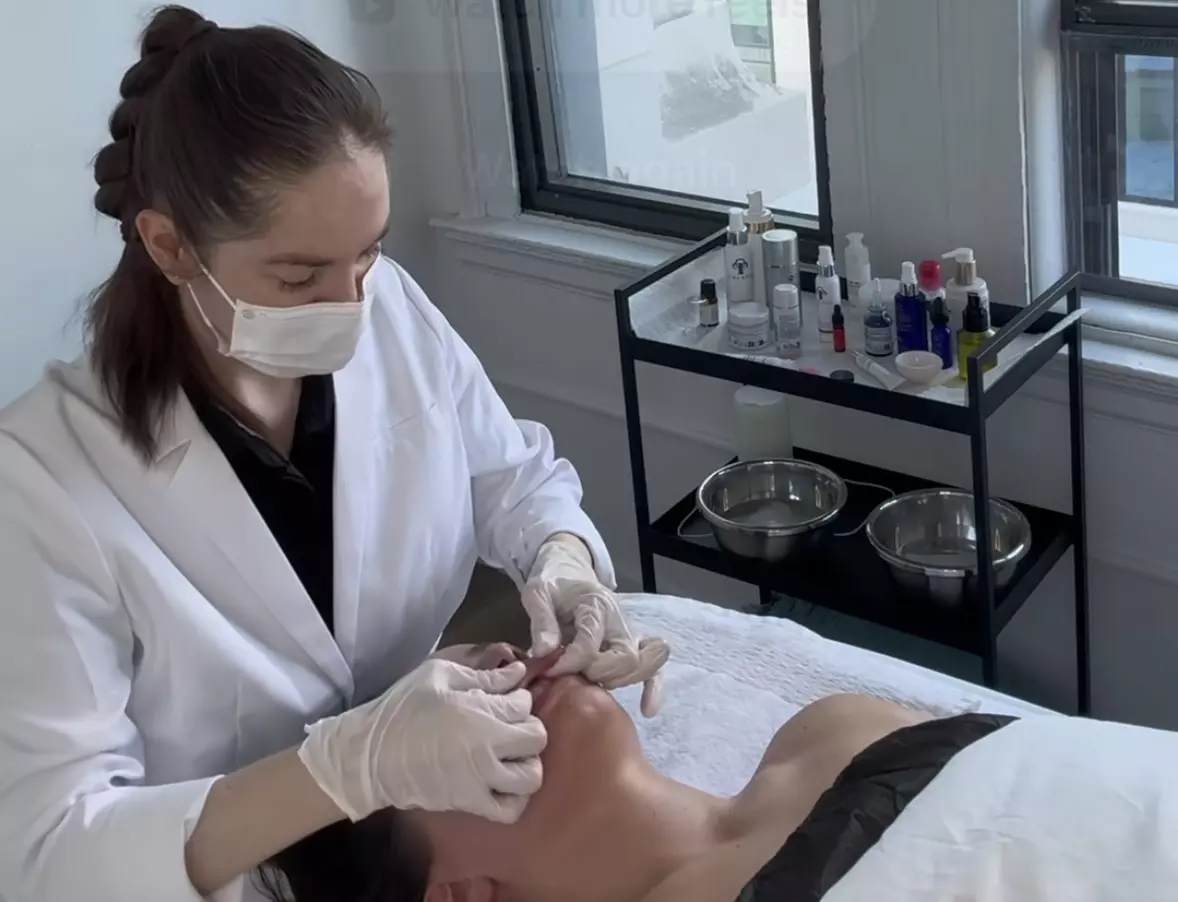 Up to 10% Off on Lymphatic Drainage Massage at EK aesthetics - Second Medium