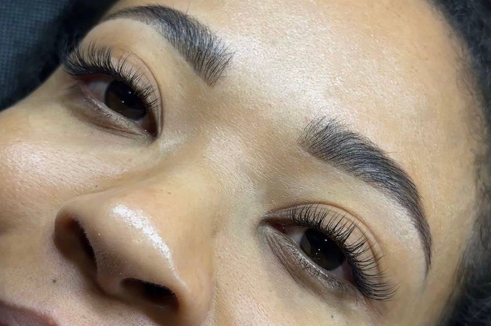 Transform Your Brows: Unleash the Power of Perfect Shaping!