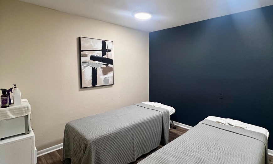 Image 2: Couples Swedish Massage with Hot Stone, Hot Towel, Aromatherapy & More