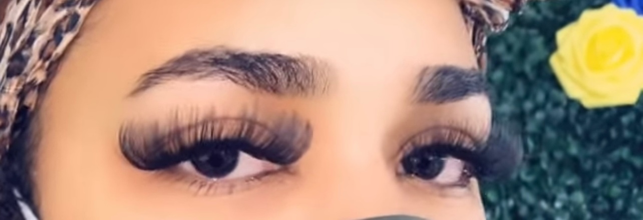 Full Set of Volume Mink Eyelash Extensions