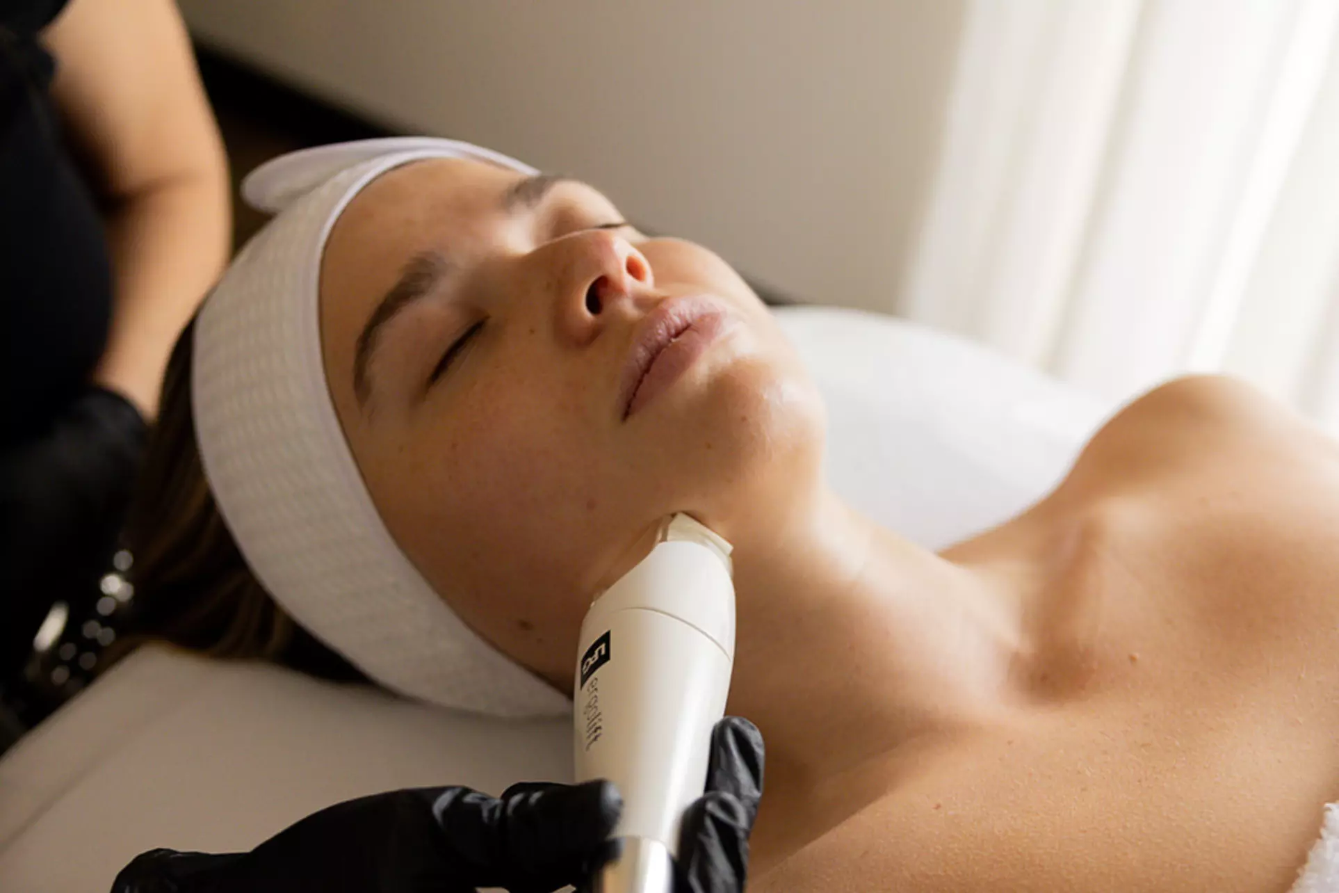 Discover California Tight's rejuvenating non-surgical facelift options with up to 40% off for new clients - Primary Image