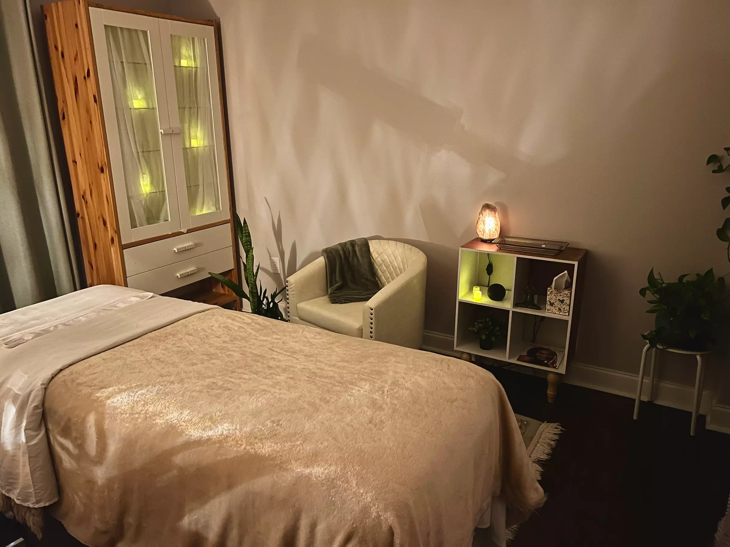 Up to 25% Off on Facial - Chosen by Customer at Radiant Rays Skin Studio