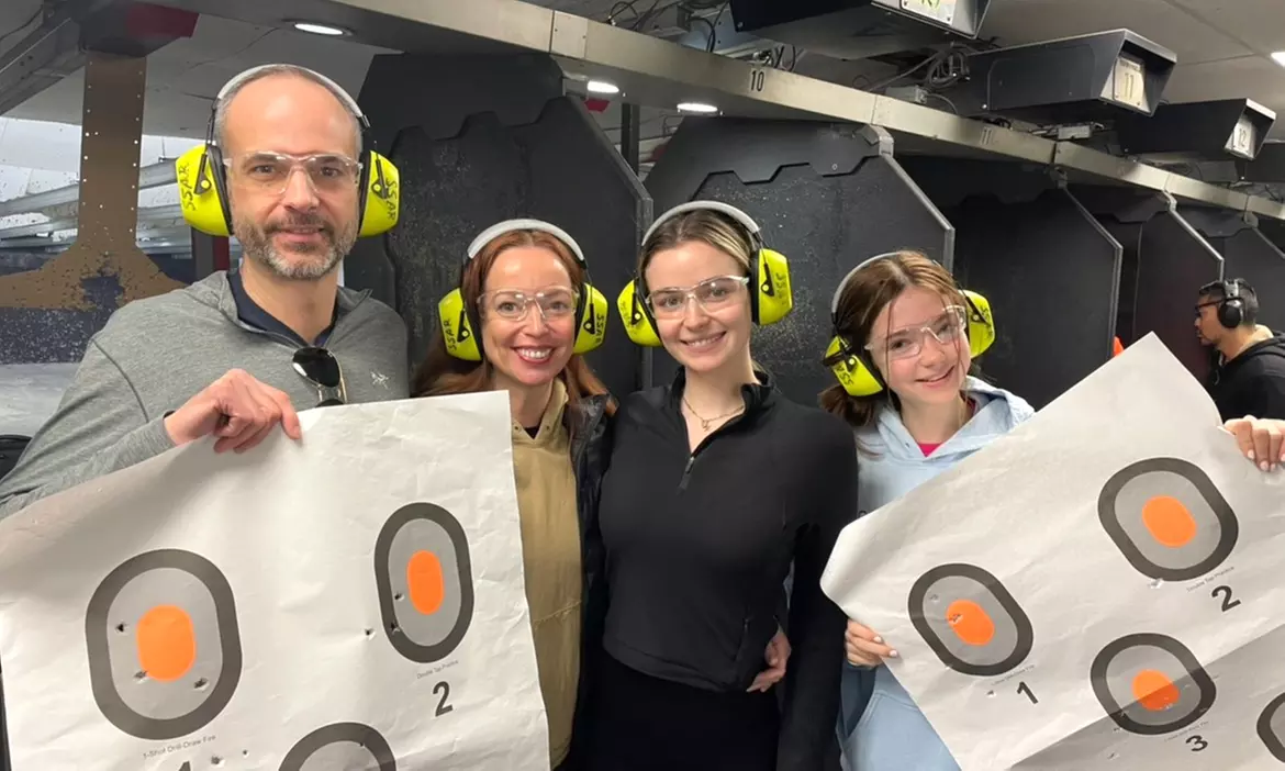 Expert-Guided Indoor Range: Groupon Pricing Options for 4 or 6 People