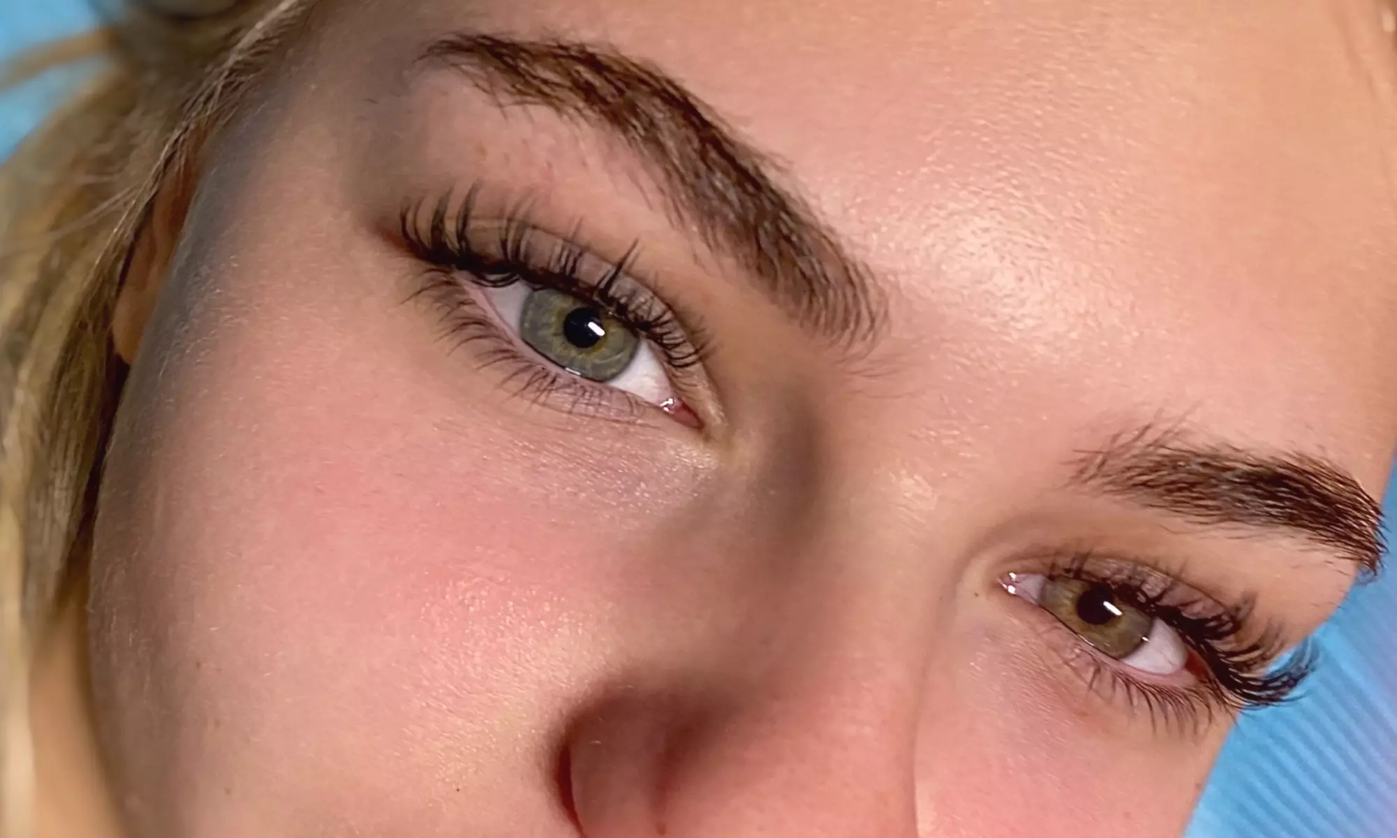 Experience Classic Eyelash Extensions for a Natural Look