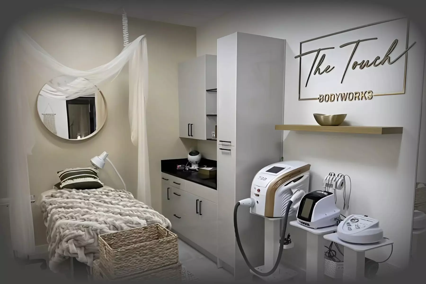 The Touch Bodyworks LLC offers diverse body contouring sessions like Cryo Slimming and Laser Lipo with up to 46% off. - Primary Image