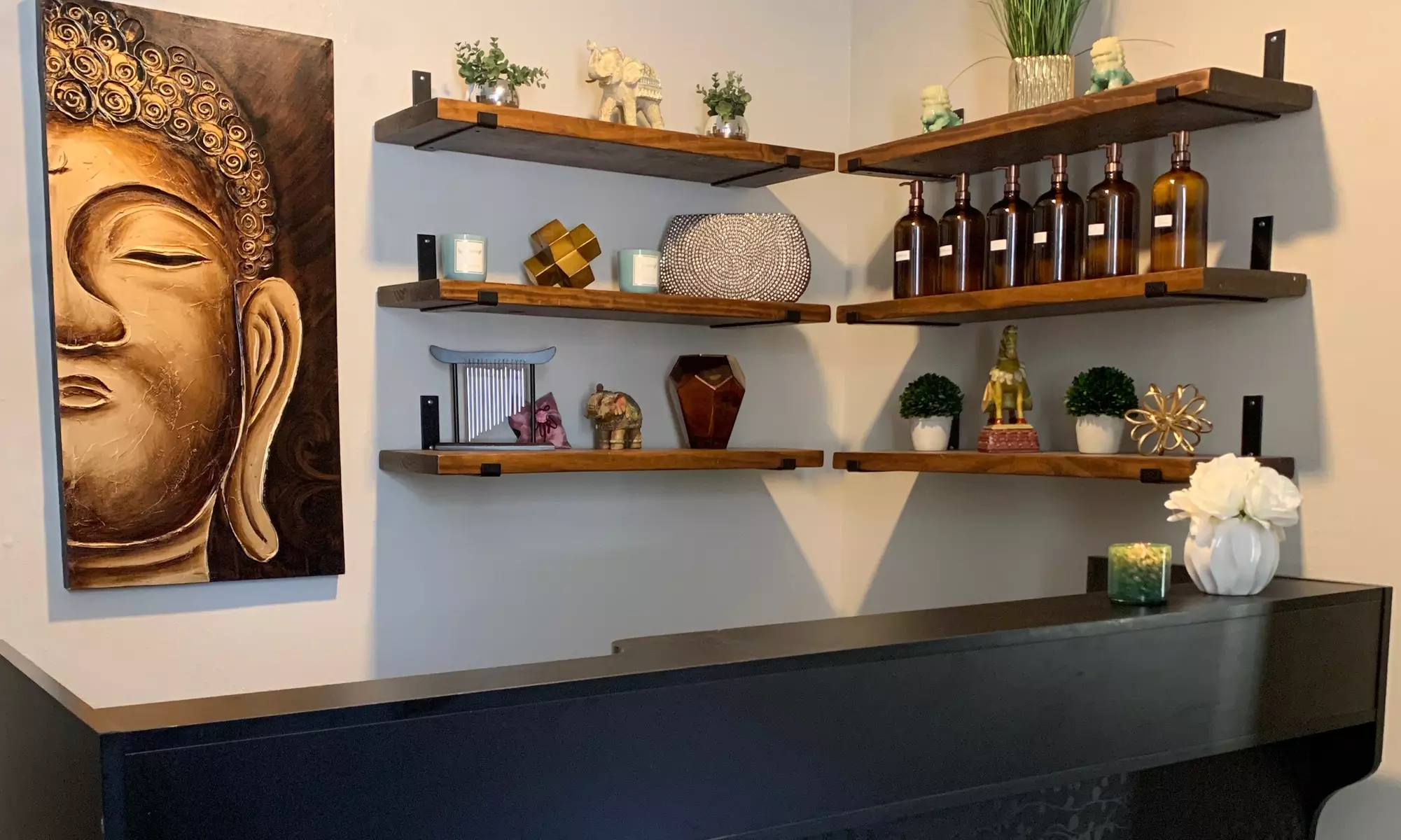 Experience Zenity Spa's Facial Packages for Acne or Anti-Aging with up to 36% off. A rejuvenating blend of therapies awaits.