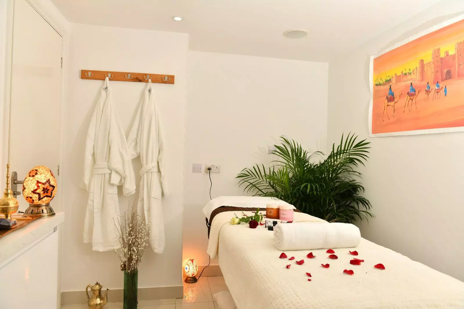 Indulge in a 30-Minute or 60-Minute Couples Massage