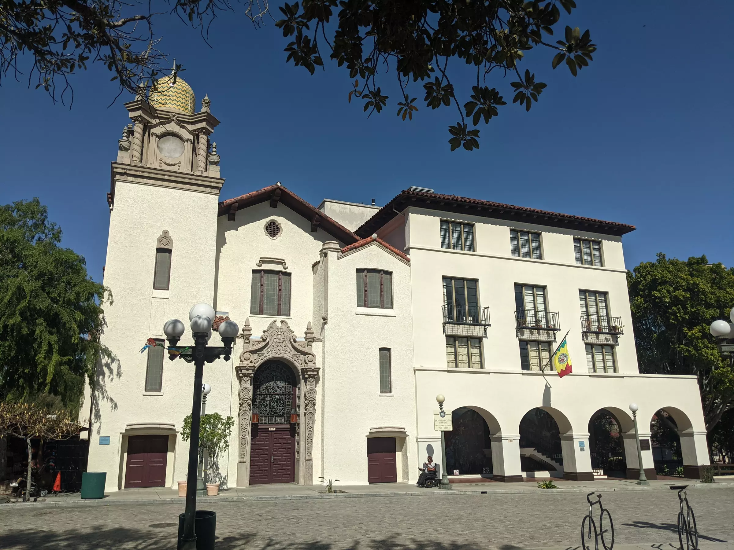 Explore LA's historic sites with a fun scavenger hunt tour