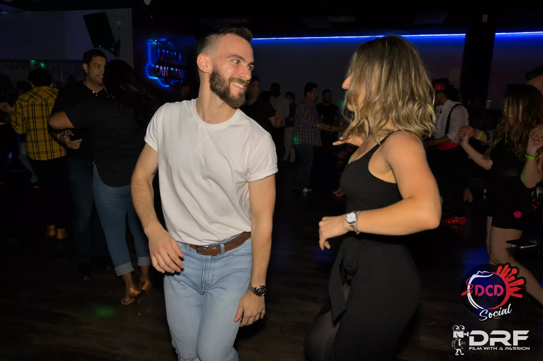 Group Dance Classes for Beginners and Enthusiasts