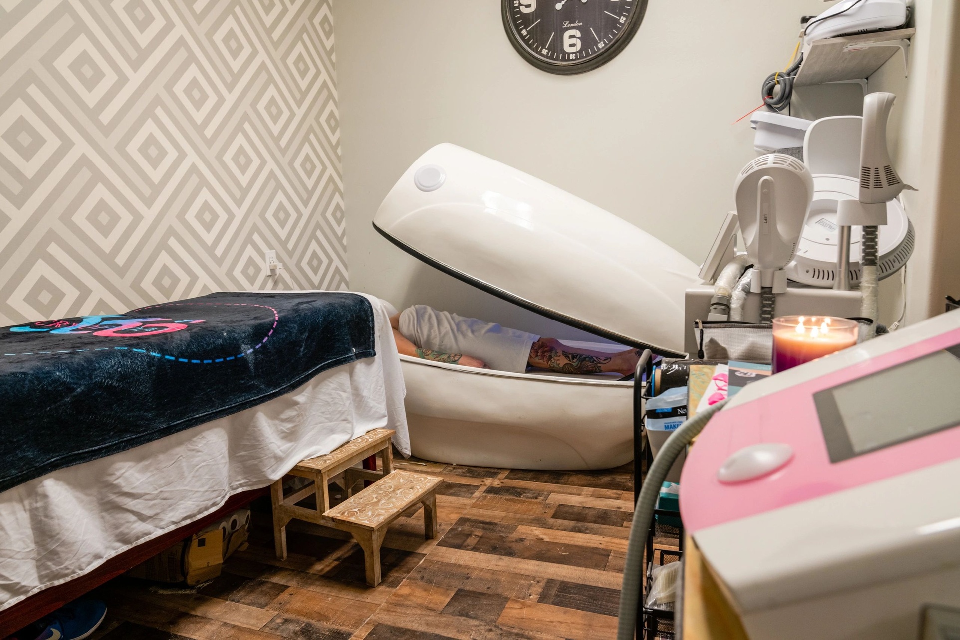 Revitalize Your Skin with Red Light Therapy Sessions