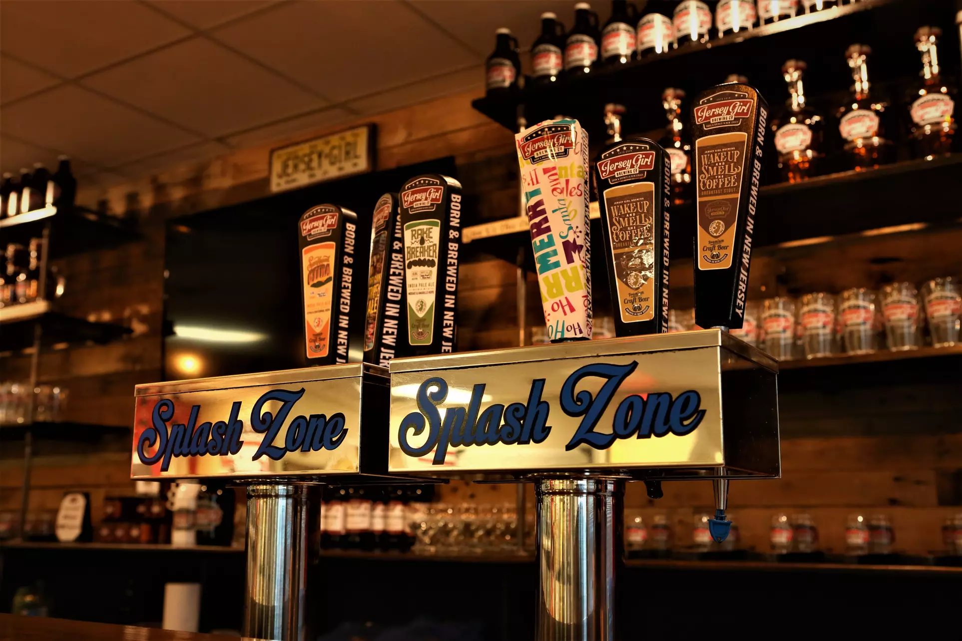 Enjoy a Beer Flight or Pint Experience with 32oz Crowlers