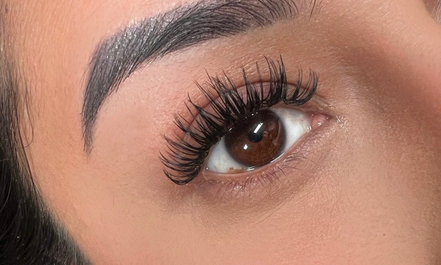 Image 2: Up to 40% Off on Eyelash Extensions at Lavish Lash Beauty Bar