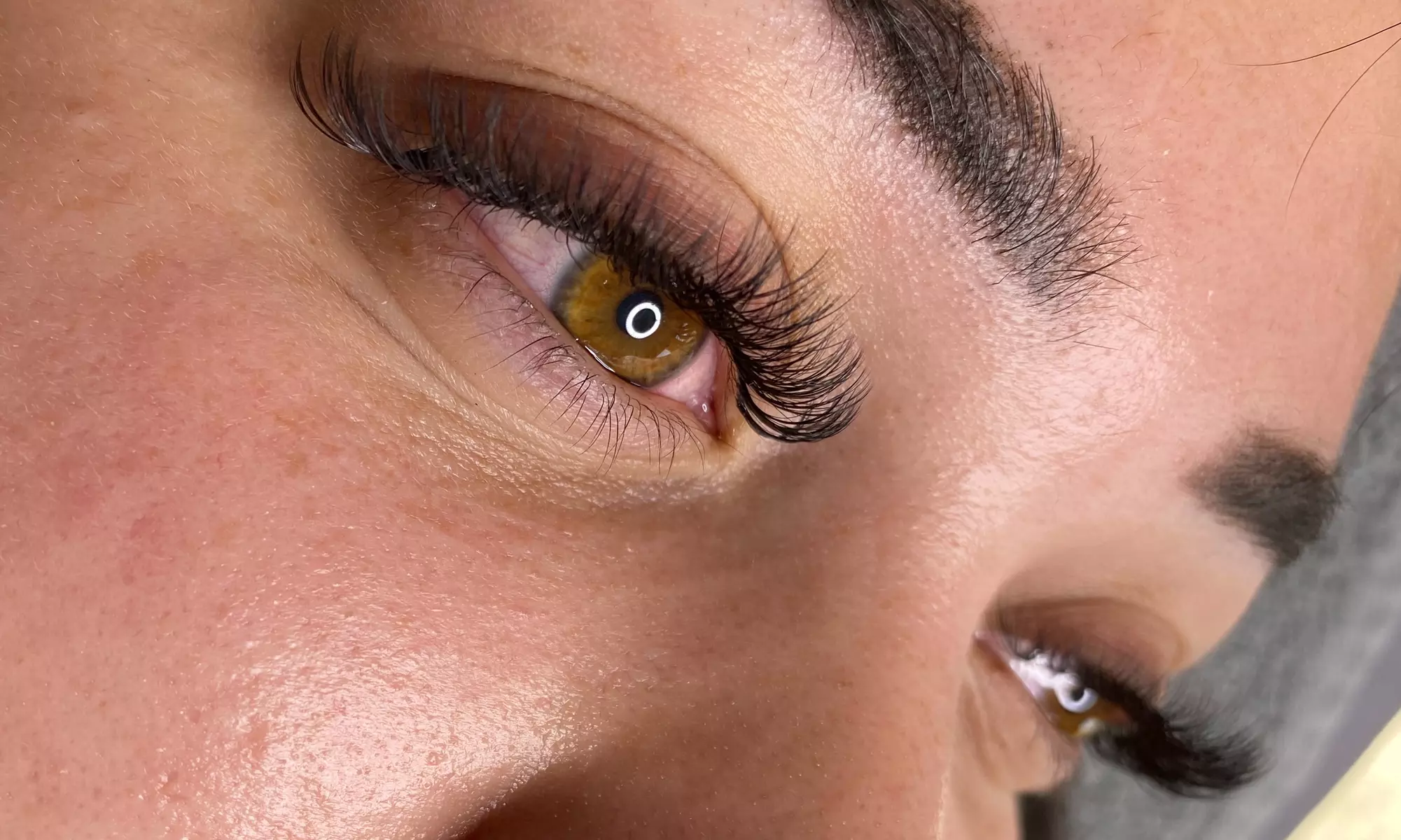 Full Sets of Eyelash Extensions for a Stunning Look