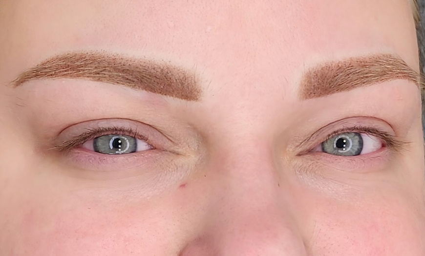 Image 1: Unlock Flawless Beauty: Say Goodbye to Daily Makeup Hassles!
