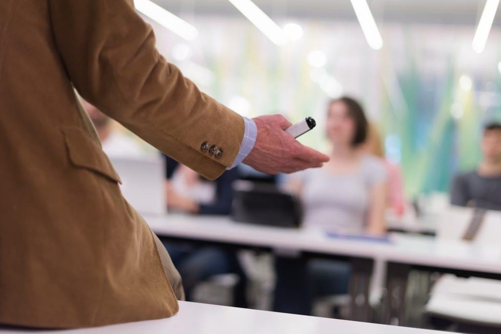 Real Estate Online: Refresher, 1-on-1 or Group Tutoring Options For 5