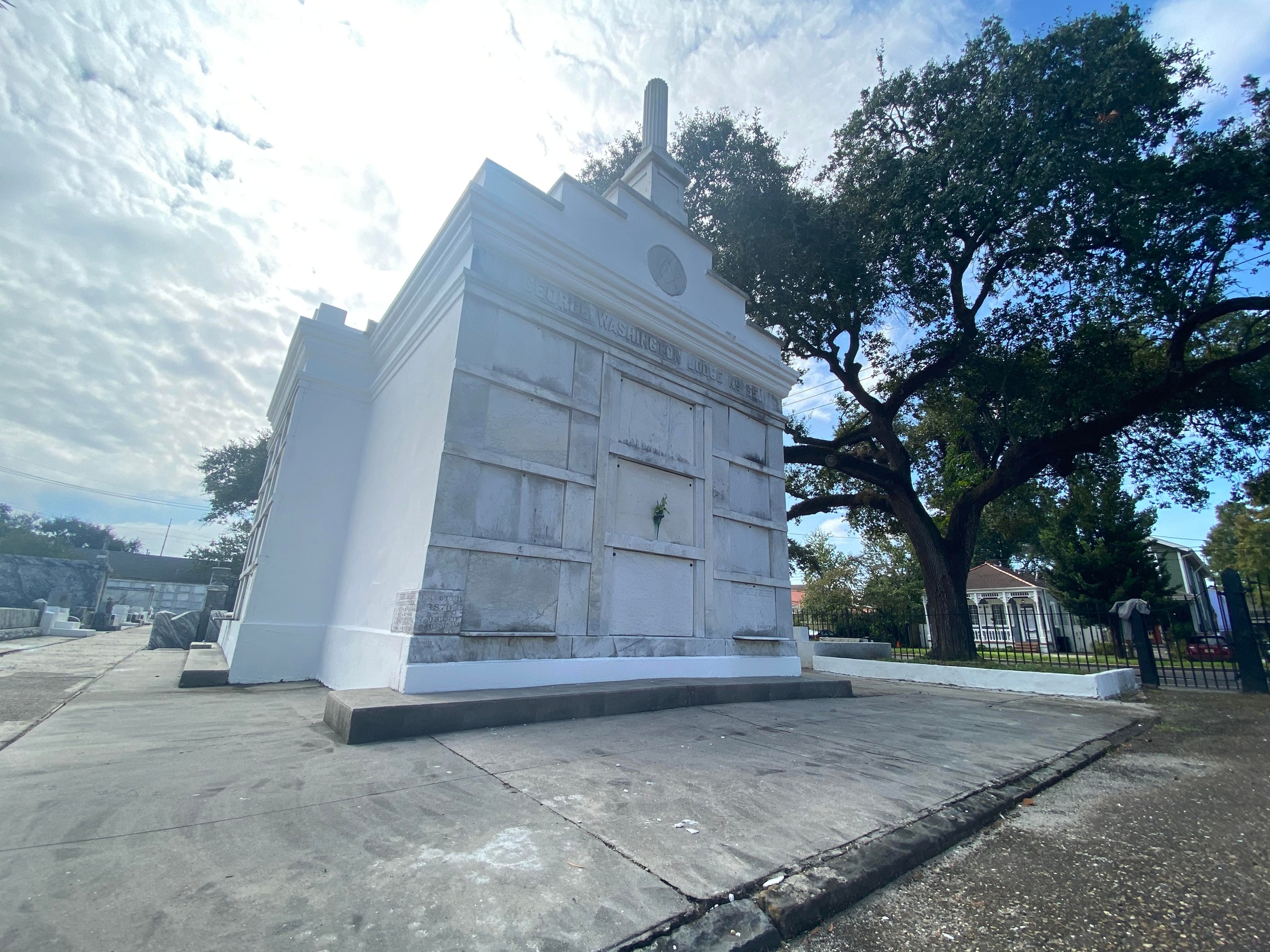 Explore New Orleans' Cemeteries with Shuttle Service