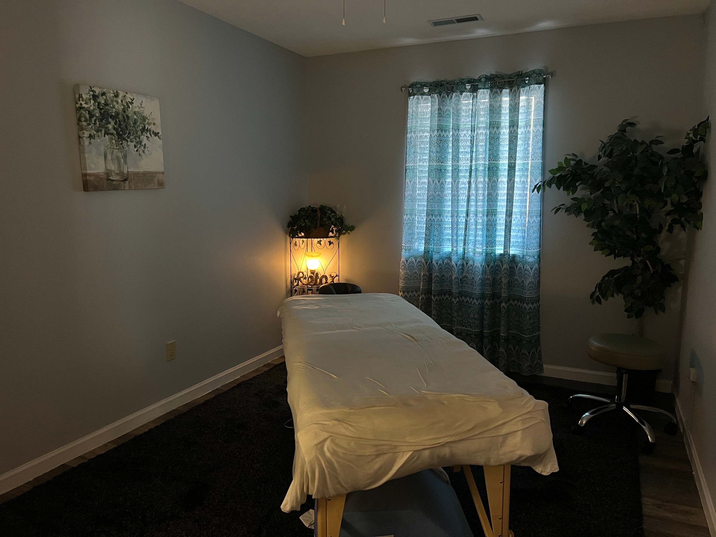 Relaxing Spa Massage: Choose Between 60 or 90 Minutes